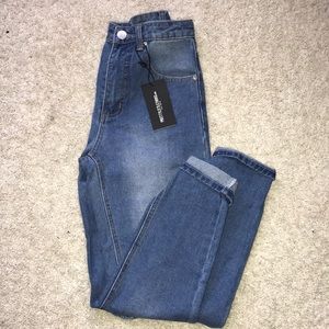 PrettyLittleThing Mom Jeans